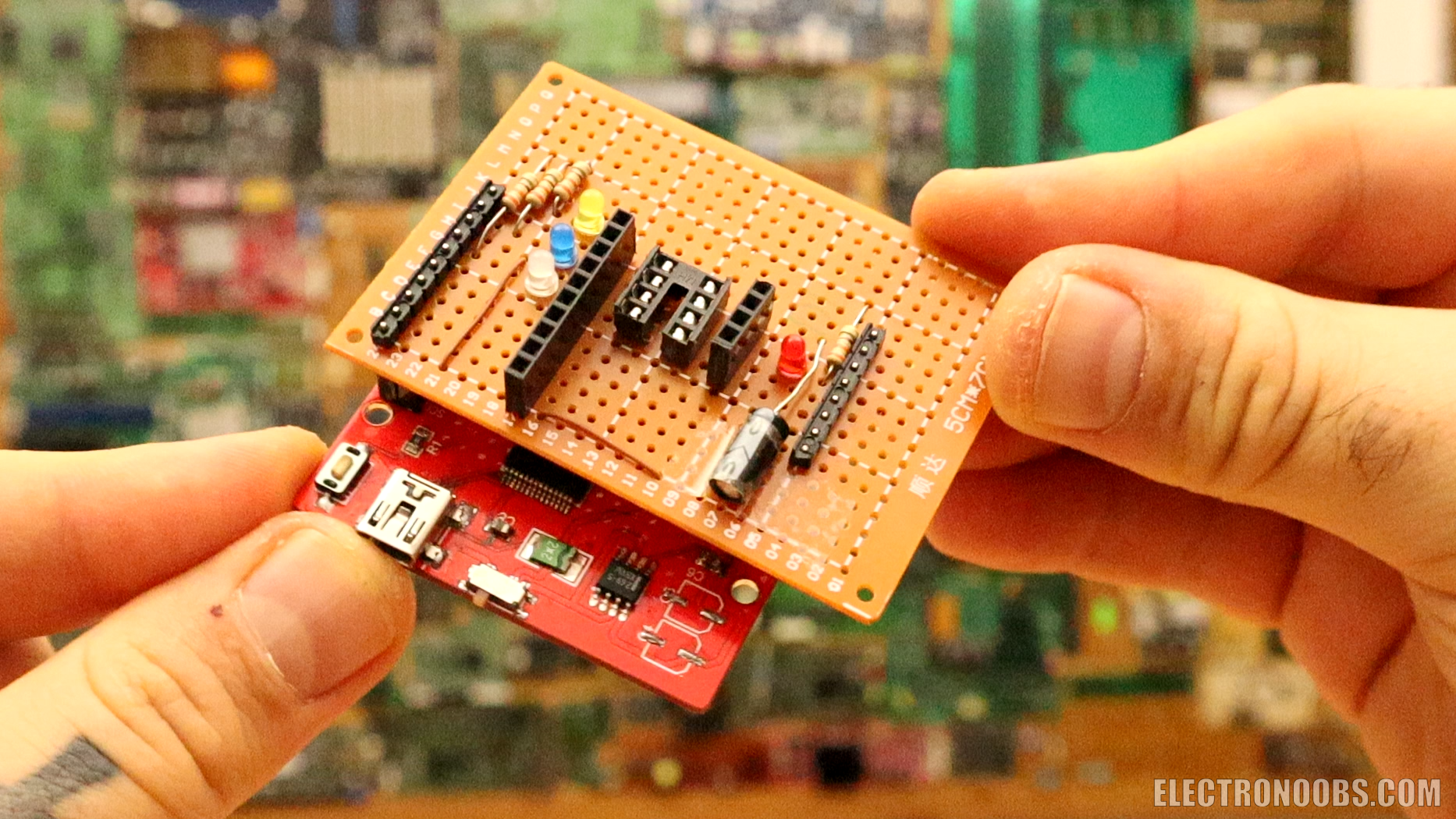 Simple 433?MHz radio controller built with an ATTINY85, featuring four digital channels for basic control.